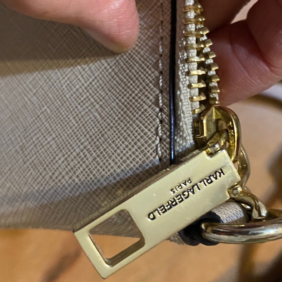 Karl Lagerfeld thin profile crossbody - Picture 11 of 15